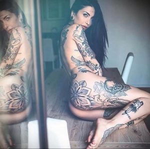 Indacosuicide – фото красивой девушки с татуировками для tatufoto.com от 23 февраля 2020 года 9