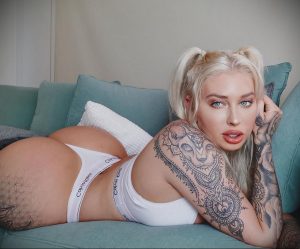 vicky_aisha – фото красивой девушки с татуировками для tatufoto.com от 23 февраля 2020 года 1