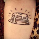 Фото татуировки с блинами к масленнице 24.02.2020 №046 -pancake tattoo- tatufoto.com