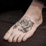 тату белая роза для девушки 04.02.2020 №044 -rose tattoo for girl- tatufoto.com
