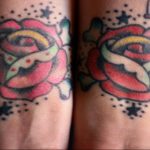тату красная роза для девушки 04.02.2020 №038 -rose tattoo for girl- tatufoto.com