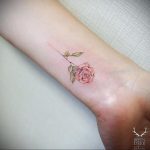 тату маленька роза для девушки 04.02.2020 №001 -rose tattoo for girl- tatufoto.com