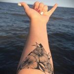 тату роза в треугольнике для девушки 04.02.2020 №004 -rose tattoo for girl- tatufoto.com