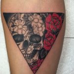 тату роза в треугольнике для девушки 04.02.2020 №029 -rose tattoo for girl- tatufoto.com