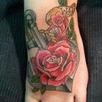 тату роза на ноге девушки 04.02.2020 №068 -rose tattoo for girl- tatufoto.com