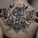 тату роза на спине девушки 04.02.2020 №006 -rose tattoo for girl- tatufoto.com