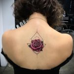 тату роза на спине девушки 04.02.2020 №010 -rose tattoo for girl- tatufoto.com
