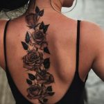 тату роза на спине девушки 04.02.2020 №023 -rose tattoo for girl- tatufoto.com