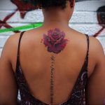 тату роза на спине девушки 04.02.2020 №024 -rose tattoo for girl- tatufoto.com