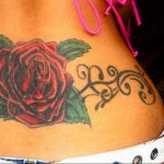 тату роза на спине девушки 04.02.2020 №028 -rose tattoo for girl- tatufoto.com