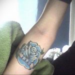 тату синяя роза для девушки 04.02.2020 №058 -rose tattoo for girl- tatufoto.com