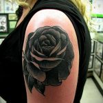 тату черная роза для девушки 04.02.2020 №011 -rose tattoo for girl- tatufoto.com