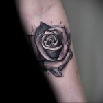 тату черная роза для девушки 04.02.2020 №016 -rose tattoo for girl- tatufoto.com
