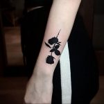 тату черная роза для девушки 04.02.2020 №017 -rose tattoo for girl- tatufoto.com