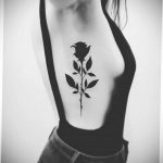 тату черная роза для девушки 04.02.2020 №019 -rose tattoo for girl- tatufoto.com