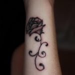 тату черная роза для девушки 04.02.2020 №028 -rose tattoo for girl- tatufoto.com