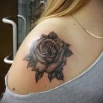 тату черная роза для девушки 04.02.2020 №046 -rose tattoo for girl- tatufoto.com