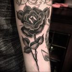 тату черная роза для девушки 04.02.2020 №052 -rose tattoo for girl- tatufoto.com