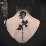 тату черная роза для девушки 04.02.2020 №077 -rose tattoo for girl- tatufoto.com