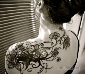 фото мехенди на лопатке 02.02.2020 №008 -mehendi on the shoulder blade- tatufoto.com