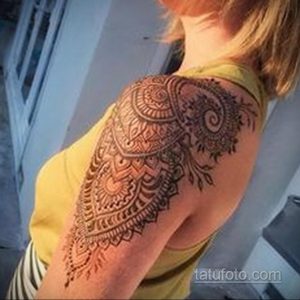фото мехенди на лопатке 02.02.2020 №013 -mehendi on the shoulder blade- tatufoto.com
