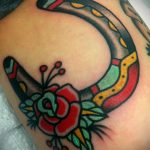 фото пример тату подкова 02.02.2020 №156 -horseshoe tattoo- tatufoto.com