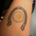 фото пример тату подкова 02.02.2020 №167 -horseshoe tattoo- tatufoto.com