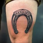 фото пример тату подкова 02.02.2020 №181 -horseshoe tattoo- tatufoto.com