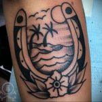 фото пример тату подкова 02.02.2020 №216 -horseshoe tattoo- tatufoto.com