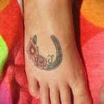 фото пример тату подкова 02.02.2020 №237 -horseshoe tattoo- tatufoto.com