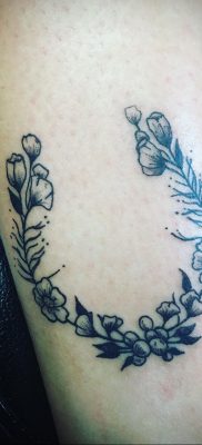 фото пример тату подкова 02.02.2020 №293 -horseshoe tattoo- tatufoto.com