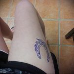 фото тату подкова для девушки 02.02.2020 №035 -horseshoe tattoo- tatufoto.com
