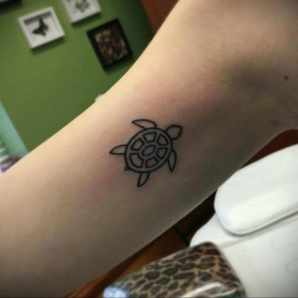 Simple turtle tattoo