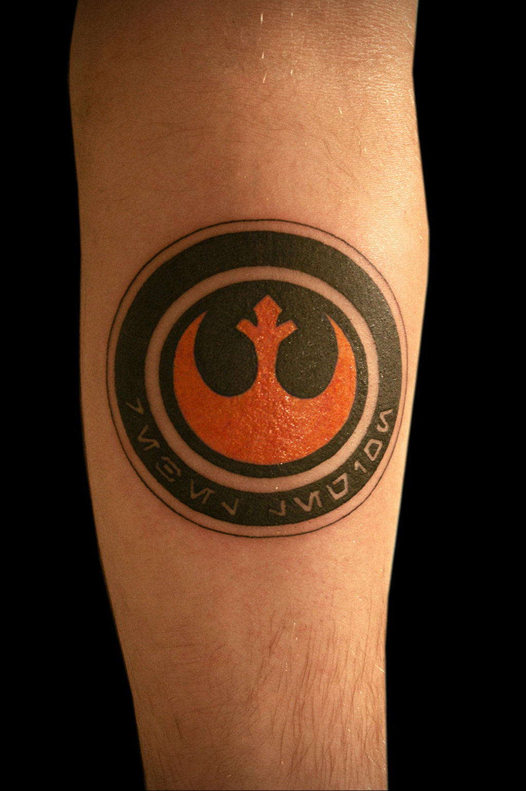 Фото татуировки с логотипом 15.03.2020 № 154 -tattoo logo- tatufoto.com.