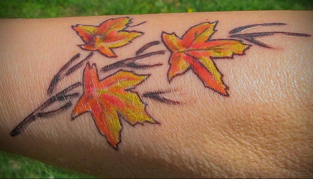Фото тату про любовь Кленовый Лист 03.02.2020 № 099 -maple leaf tattoo- tat...