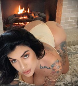 @ana.lorde - Красивая девушка с татуировками на карантине во время эпидемии COVID-19 для tatufoto.com 4