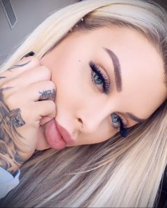 @ellie_doll или Ellie Rayne – фото сексуальной девушки модели с татуировками для сайта tatufoto.com - фото 32