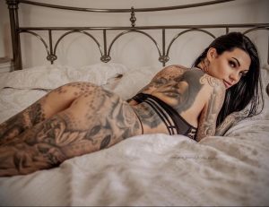 beephillips__ – фото сексуальной девушки модели с татуировками для сайта tatufoto.com - фото 4