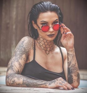 beephillips__ – фото сексуальной девушки модели с татуировками для сайта tatufoto.com - фото 6