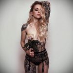 lisa_kroiss или lisa_ducktona – фото сексуальной девушки модели с татуировками для сайта tatufoto.com - фото 8
