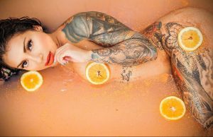 saint_t_ – фото сексуальной девушки модели с татуировками для сайта tatufoto.com - фото 9
