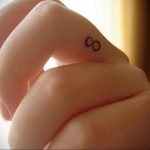 Фото тату про любовь рисунок Бесконечность 03.02.2020 №137 -heart tattoo- tatufoto.com