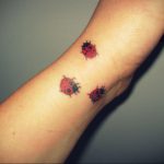 Фото тату про любовь рисунок Божья Коровка 03.02.2020 №232 -ladybug- tatufoto.com