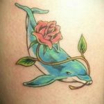 Фото тату про любовь рисунок Дельфин 03.02.2020 №073 -dolphin tattoo- tatufoto.com
