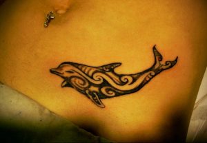Фото тату про любовь рисунок Дельфин 03.02.2020 №075 -dolphin tattoo- tatufoto.com