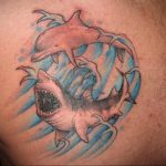 Фото тату про любовь рисунок Дельфин 03.02.2020 №085 -dolphin tattoo- tatufoto.com
