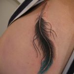 Фото тату про любовь рисунок Перо 03.02.2020 №144 -tattoo feather- tatufoto.com