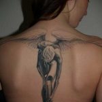 Фото тату с ангелом на спине 12.03.2020 №001 -angel tattoo on the back- tatufoto.com