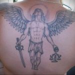 Фото тату с ангелом на спине 12.03.2020 №027 -angel tattoo on the back- tatufoto.com