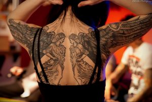 Фото тату с ангелом на спине 12.03.2020 №036 -angel tattoo on the back- tatufoto.com